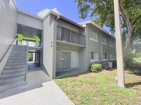 1201 Lake Victoria Dr in West Palm Beach, FL - Building Photo