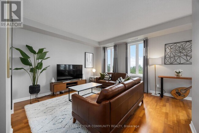 245-245 Dalesford Rd in Toronto, ON - Building Photo - Building Photo
