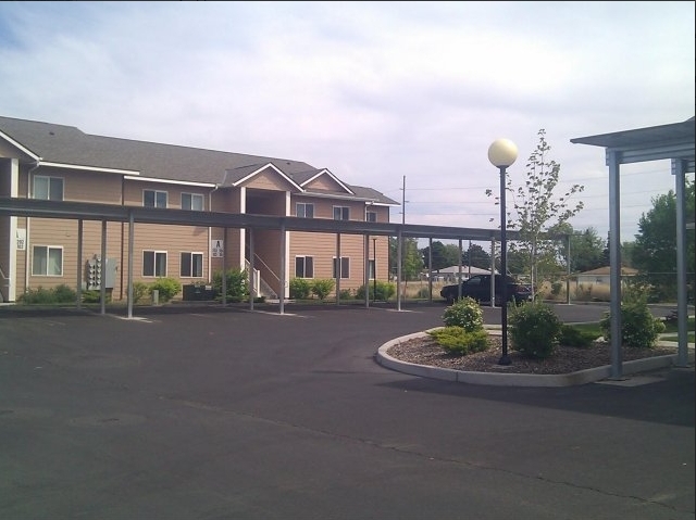 Summerwind Apartments in Ephrata, WA - Building Photo - Building Photo