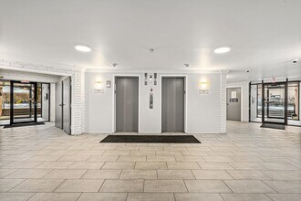 5310 N Chester Ave in Chicago, IL - Building Photo - Building Photo