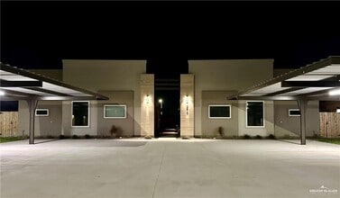 15 Duke Ave in McAllen, TX - Building Photo - Building Photo