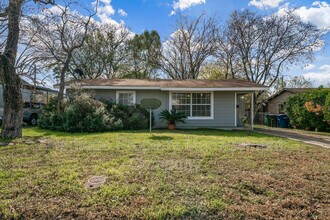 1222 W Thorain Blvd in San Antonio, TX - Building Photo - Building Photo