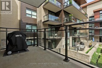 262 Lakeshore Rd W in Mississauga, ON - Building Photo - Building Photo