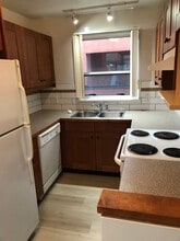 Dunbar - 2BR 1BA Unit in Vancouver, BC - Building Photo - Building Photo