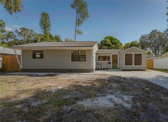 1420 Alhambra Way S in St. Petersburg, FL - Building Photo - Building Photo