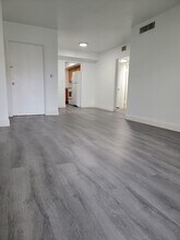 7610 SW 82nd St in Miami, FL - Building Photo - Building Photo