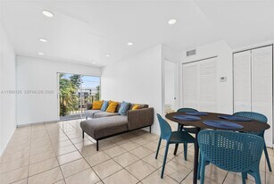 8250 Byron Ave in Miami Beach, FL - Building Photo