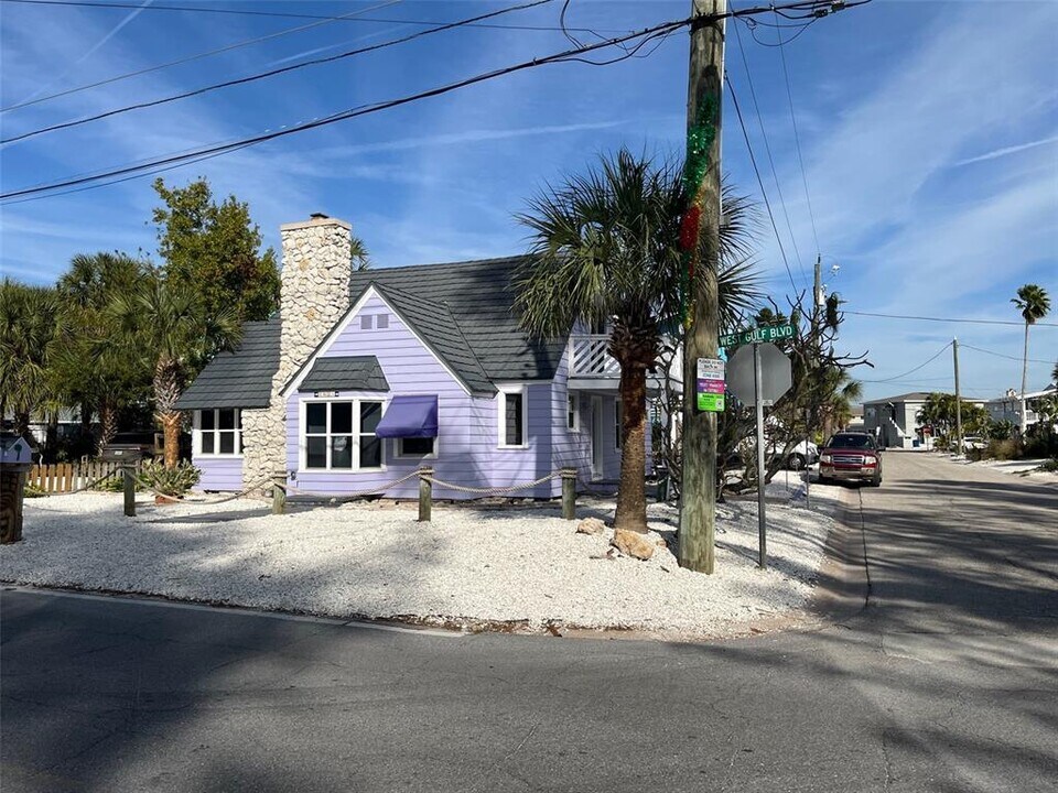 8401 W Gulf Blvd in St Pete Beach, FL - Building Photo