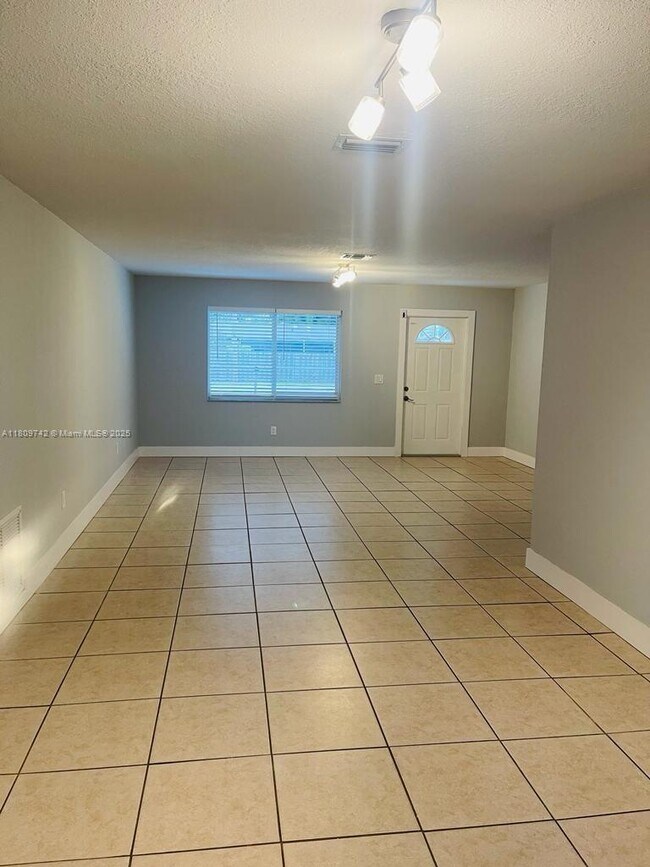 3409 SW 64th Ave in Miramar, FL - Building Photo - Building Photo