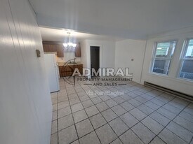 8 Mechanic St in Farmington, NH - Building Photo