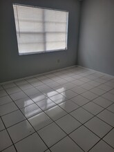 14021 Village Terrace Dr in Tampa, FL - Building Photo - Building Photo