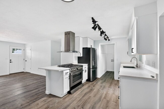 365 NE Palmblad Dr in Gresham, OR - Building Photo - Building Photo