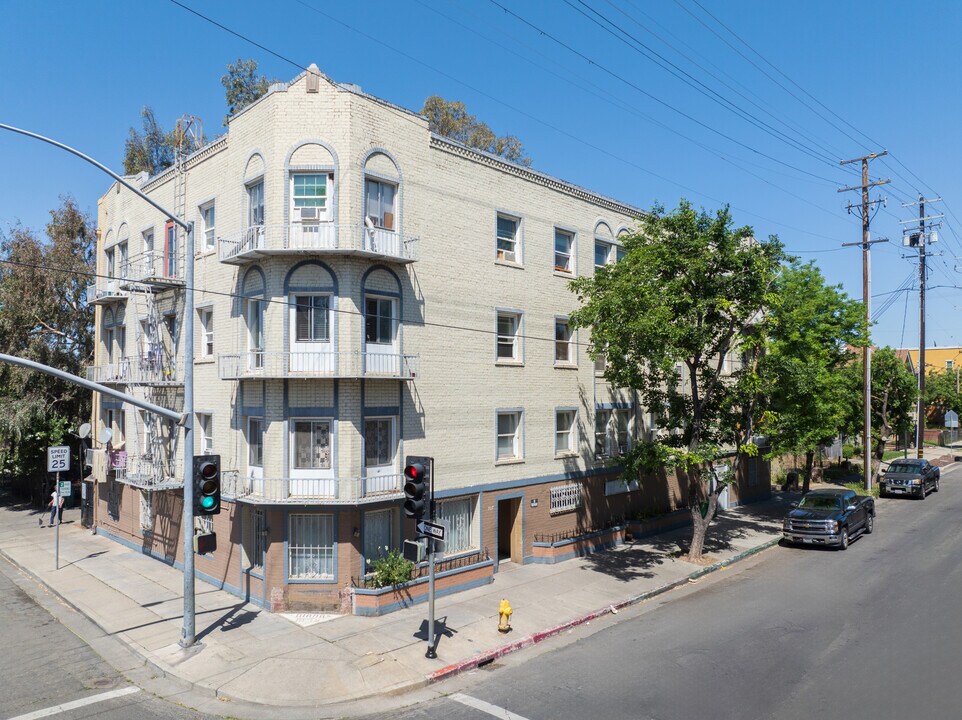 717 N San Joaquin St in Stockton, CA - Building Photo