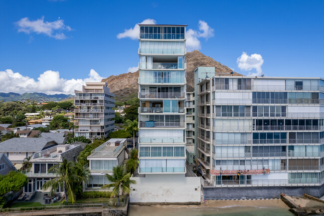 Seabreeze Apartments in Honolulu, HI - Building Photo - Building Photo