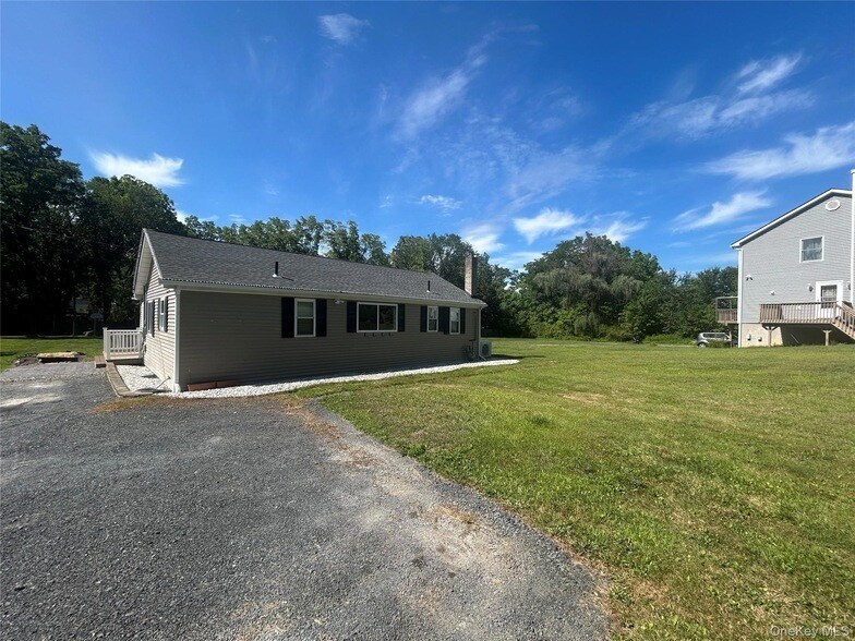 980 Lakes Rd in Monroe, NY - Building Photo