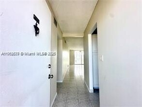 320 NE 12th Ave in Hallandale Beach, FL - Building Photo - Building Photo