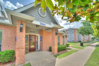 Plaza De Magnolia in Houston, TX - Foto de edificio - Building Photo