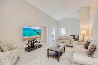 5055 Robino Cir in West Palm Beach, FL - Building Photo - Building Photo
