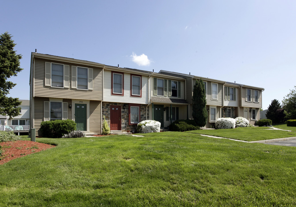 Eland Downe Townhomes in Phoenixville, PA - Building Photo