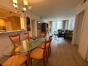 5600 Collins Ave, Unit 10 U in Miami Beach, FL - Building Photo - Building Photo