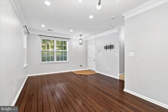 12432 Liberty Bridge Rd in Fairfax, VA - Building Photo - Building Photo