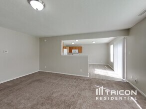 6245 Monteo Dr in Indianapolis, IN - Foto de edificio - Building Photo
