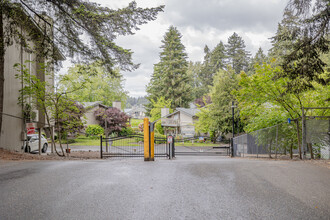 Coffee Creek Condominiums in Spanaway, WA - Building Photo - Building Photo