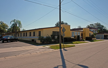 Top O Town Apartments in Clearwater, FL - Building Photo - Building Photo