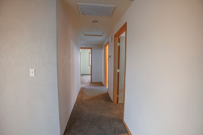 property at 2023 Martin Dr
