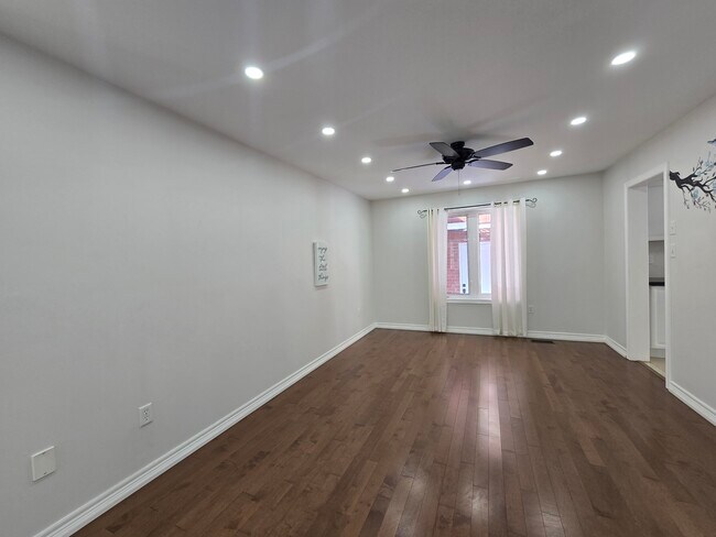 1468 Coldstream Dr in Oshawa, ON - Building Photo - Building Photo