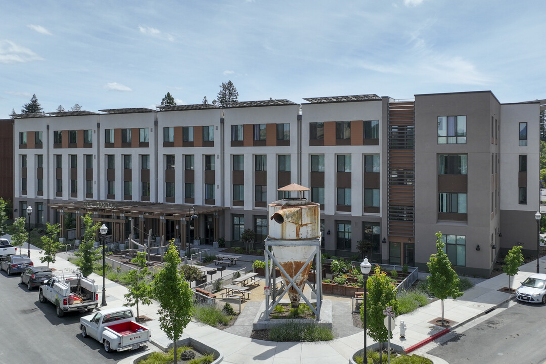 The Randall in Healdsburg, CA - Building Photo