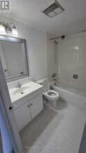 18 Knightsbridge Rd in Brampton, ON - Building Photo - Building Photo