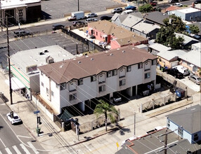 8823 S Figueroa St in Los Angeles, CA - Building Photo - Building Photo