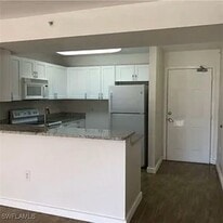 8304 Key Royal Cir in Naples, FL - Building Photo