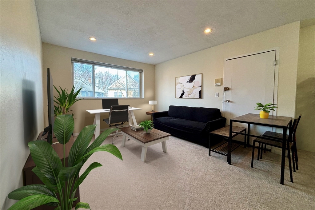 256 Parker Hill Ave in Boston, MA - Building Photo