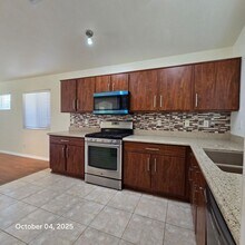 5715 Crowbush Cove Pl in Las Vegas, NV - Building Photo - Building Photo