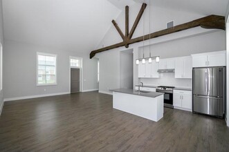 75 Circle Dr in Central Islip, NY - Building Photo - Building Photo
