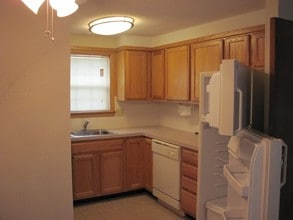 Mason Manor Apartments in Chicopee, MA - Foto de edificio - Interior Photo