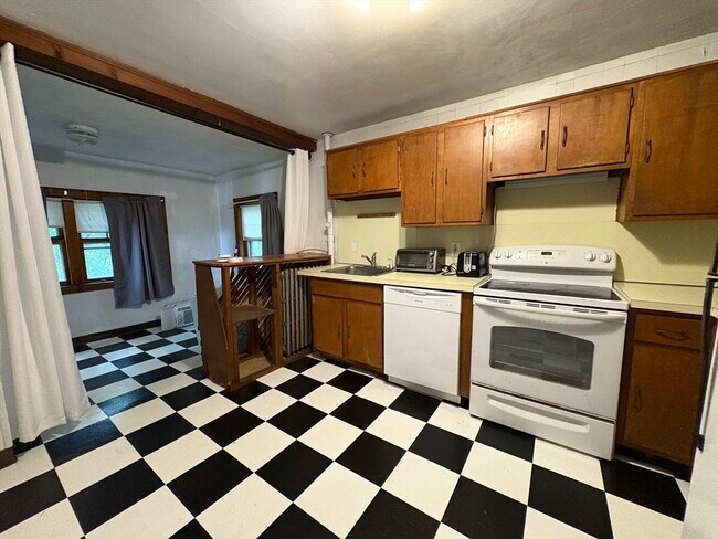 property at 28 Woodward St
