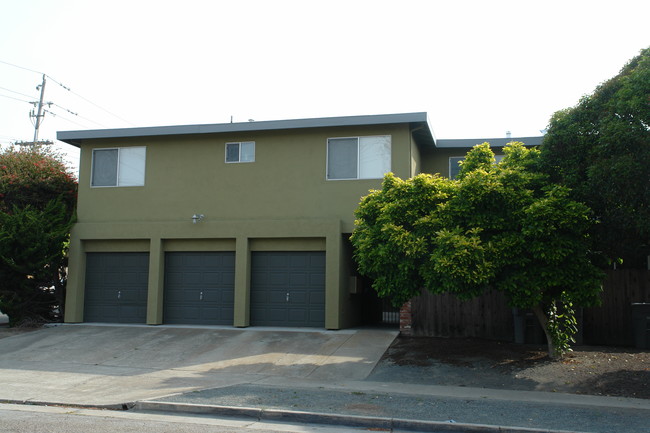 6400 Moeser Ln in El Cerrito, CA - Foto de edificio - Building Photo