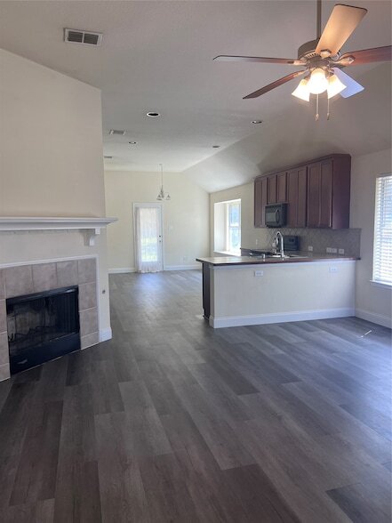 13728 Village Vista Dr in Haslet, TX - Foto de edificio - Building Photo