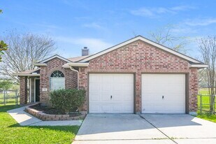 318 Lazy Ln in Montgomery, TX - Building Photo