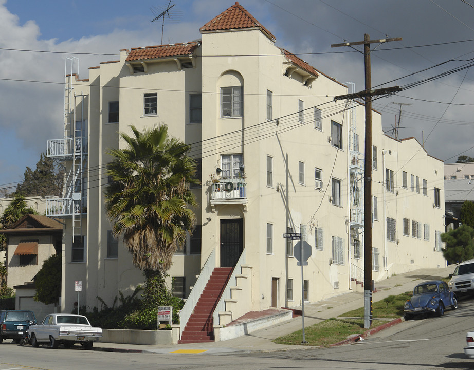 1600 Griffith Park Blvd in Los Angeles, CA - Foto de edificio