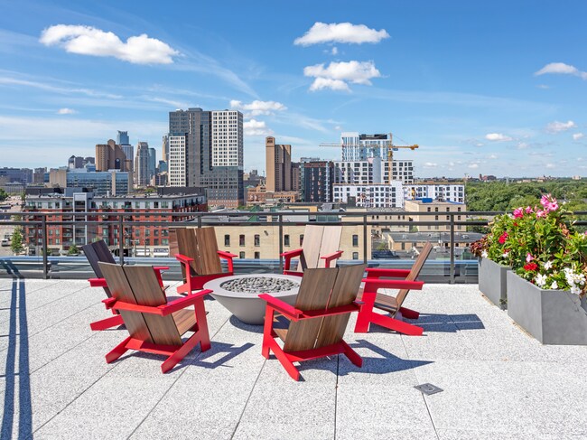 Gibson Apartments in Minneapolis, MN - Foto de edificio - Building Photo
