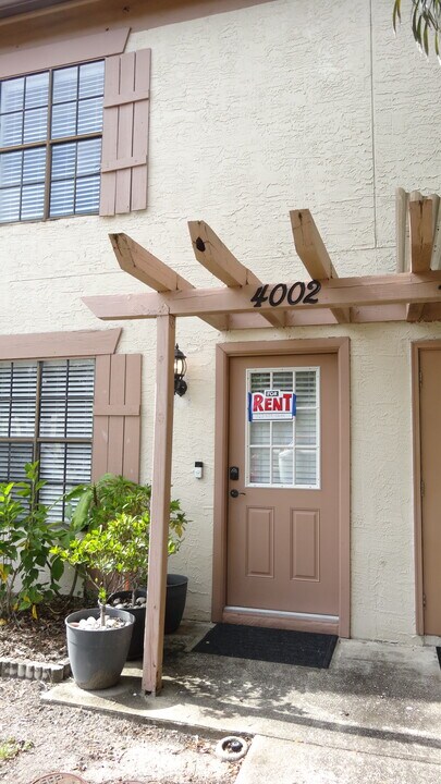 4002 Brigadoon Cir in Clearwater, FL - Building Photo