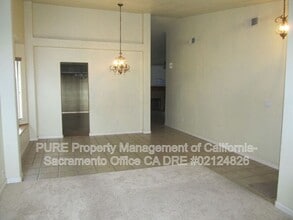 3228 Boulder Creek Way in Sacramento, CA - Building Photo - Building Photo