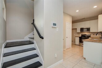 8902 Edgebrook Dr in Houston, TX - Building Photo - Building Photo