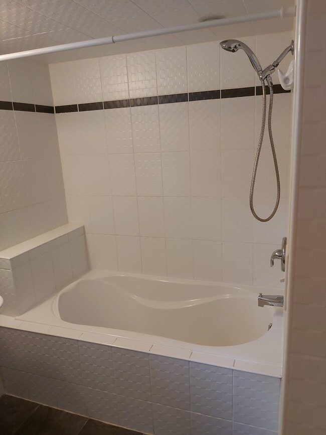 706 Upper Gage Av in Hamilton, ON - Building Photo - Building Photo