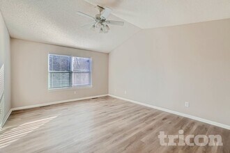 16476 Jarrett Cir in Lakeville, MN - Building Photo - Building Photo