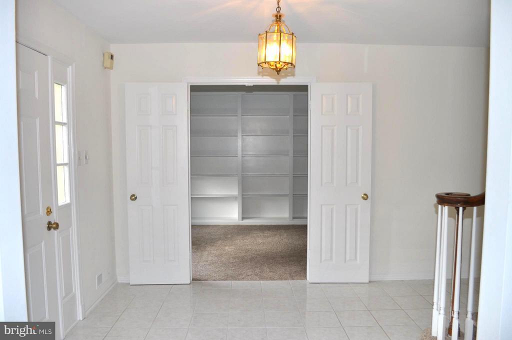 2109 Falling Creek Rd in Silver Spring, MD - Building Photo